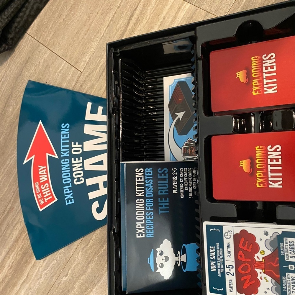 Exploding Kittens: Recipes For Disaster Card Game new - Picture 4 of 4